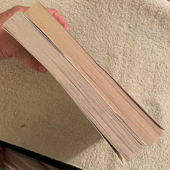 📚2/$6 2-Book Bundle Middle Readers - Picture 3 of 13